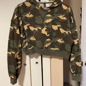 Hooded cropped sweater